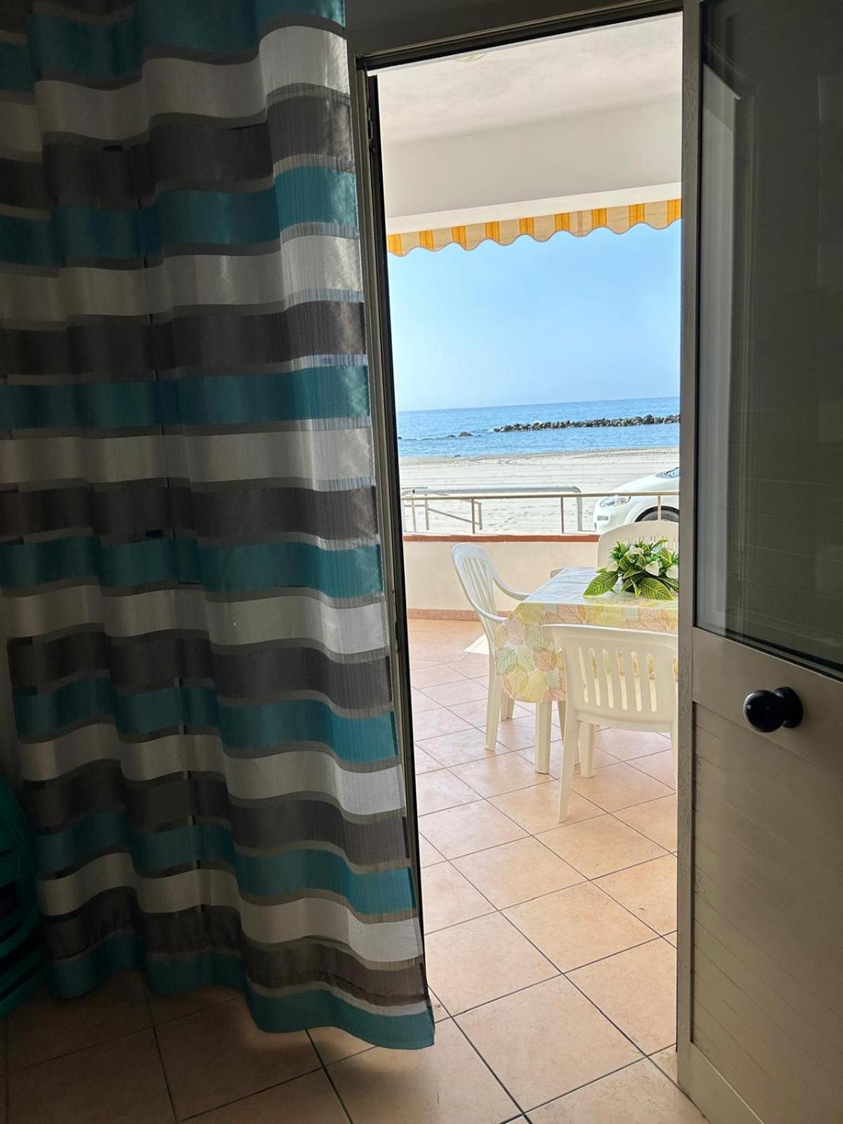 Case La Spiaggia Шака Екстериор снимка