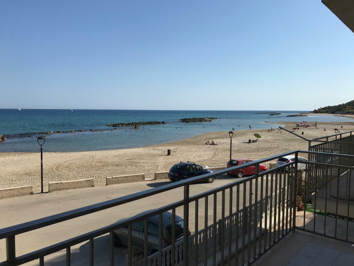 Case La Spiaggia Шака Екстериор снимка